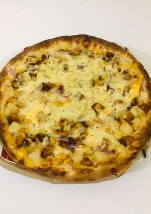 A picture of Tortilla cheesy pizza.