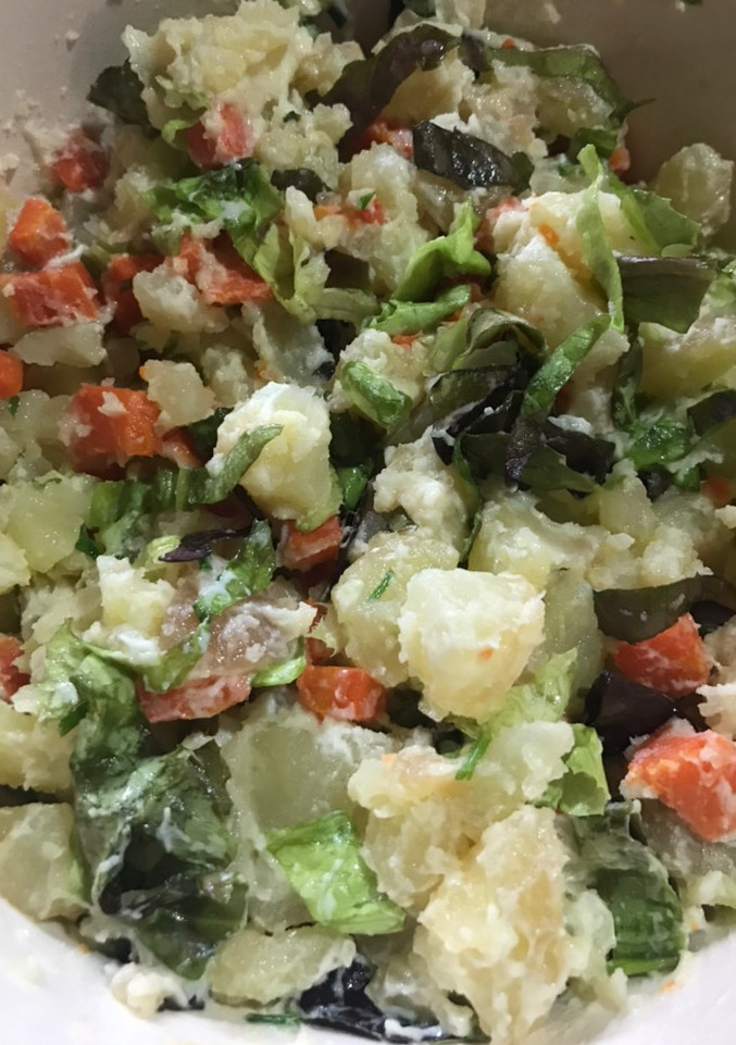 Una foto de Ensalada de papas😋