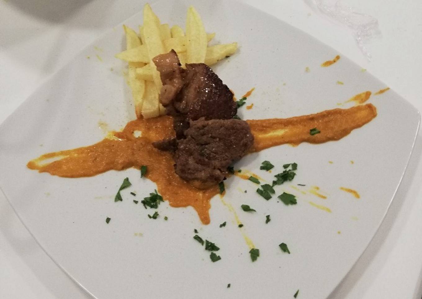 Entrecot de ternera con puré de calabaza y zanahoria