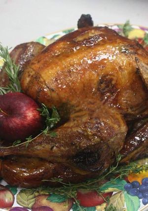Una foto de Pavo asado con Mantequilla de hierbas