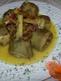 Alcachofas con salsa de puerro y calabacín