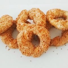 A picture of Koulouri Thessalonikis/ Greek Sesame Bagels.