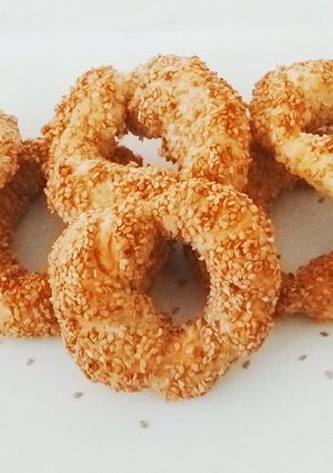A picture of Koulouri Thessalonikis/ Greek Sesame Bagels.
