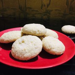 A picture of Coconut cookies.
