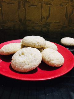 A picture of Coconut cookies.