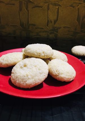 A picture of Coconut cookies.