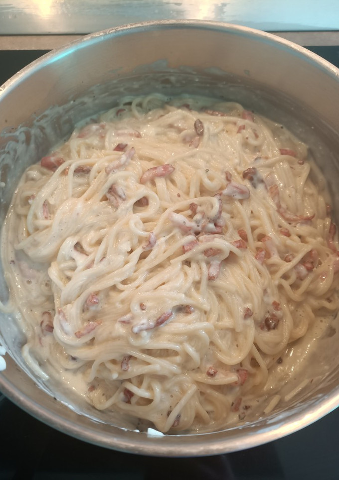 Una foto de Spaghetti carbonara