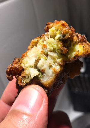 Una foto de Bro-coli-flor III(buñuelos de brócoli y coliflor)
