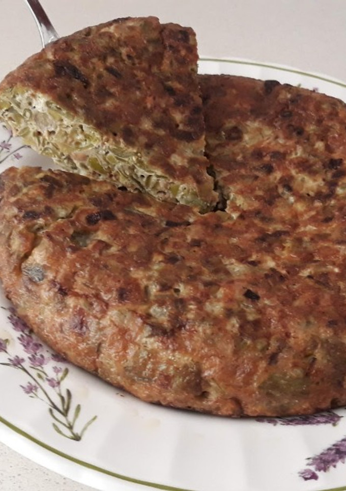 Una foto de Tortilla de habas