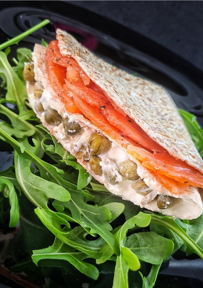 Una foto de Tortilla Trend de carpaccio de salmón ahumado