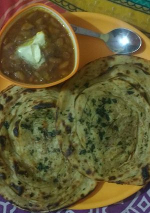 लच्छेदार बटर पराठा रेसिपी मुख्य फोटो