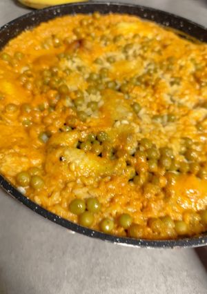 Foto principal de Paella con Caldo, Sofrito y Guisantes en Conserva