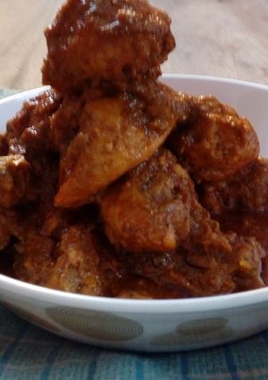 A picture of Hyderabadi Chicken Curry.