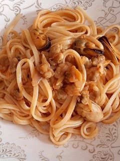 Una foto de Tallarines con almejas y mejillones al Pedro Ximénez
