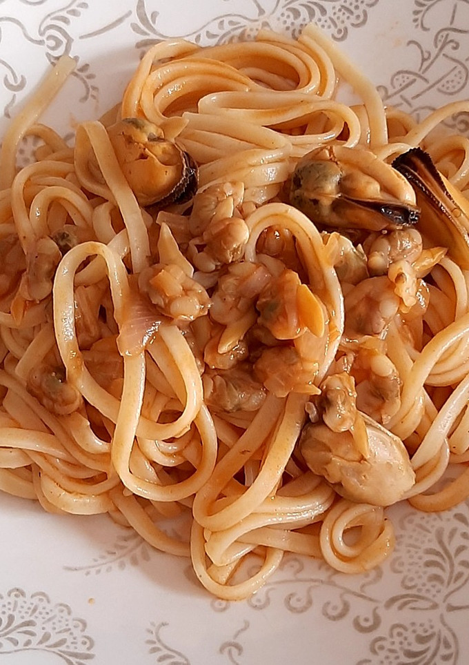 Una foto de Tallarines con almejas y mejillones al Pedro Ximénez