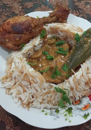 صورة لوصفة أرز بالشعيرية مع صلصة الفطر والدجاج المحمر