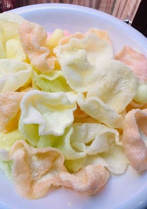 Colorful Prawn crackers ainihin hoton girkin