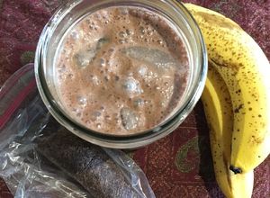 Una foto de Batido de Banana y Cacao (smoothie)