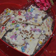 A picture of Saltine chocolate crackers.