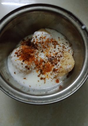દહીં વડા (Dahi Vada Recipe In Gujarati) રેસીપી મુખ્ય ફોટો