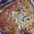 Pizza con base de coliflor (sin harina)