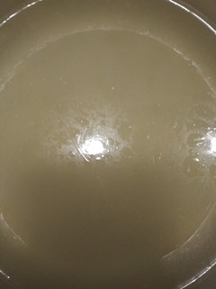 Una foto de Caldo casero de pollo