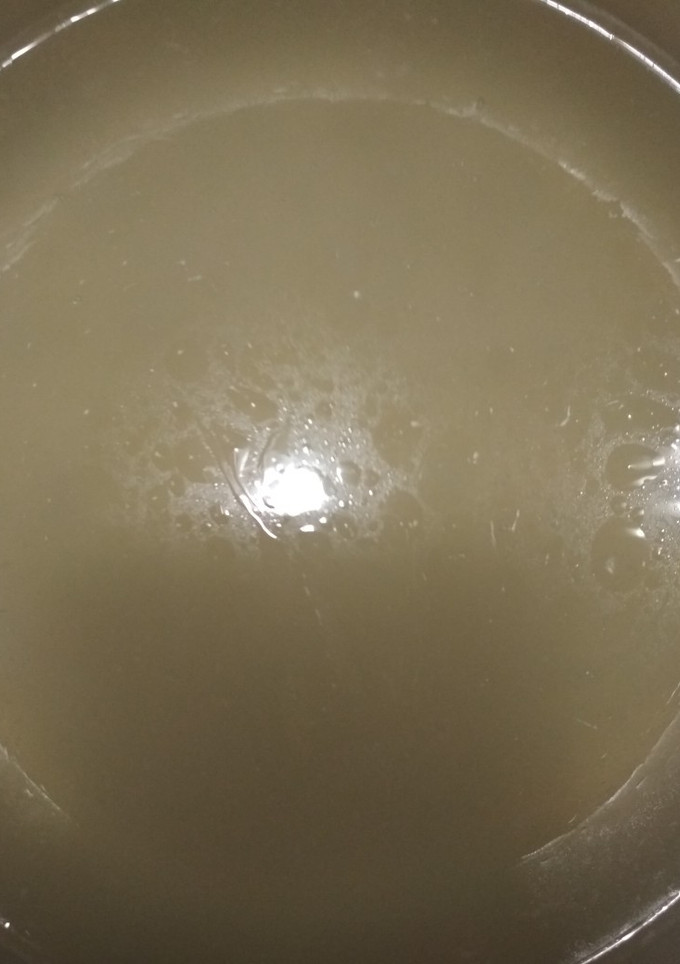 Una foto de Caldo casero de pollo
