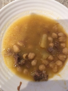 Una foto de Cocido de garbanzos en olla perfect