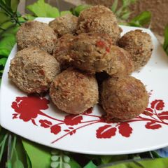 A picture of Bean balls.