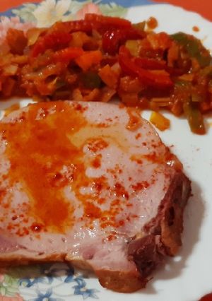 Una foto de Chuletas de Sajonia con fritada de verduras