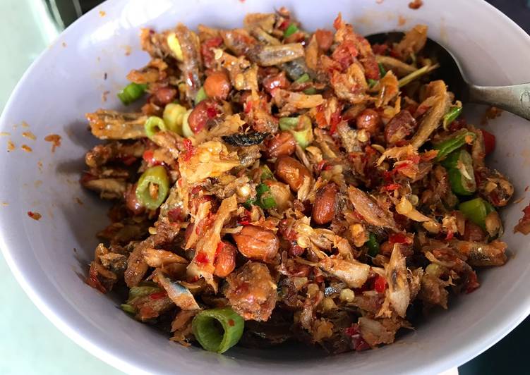 Tongtercang (tongkol,teri,kacang)