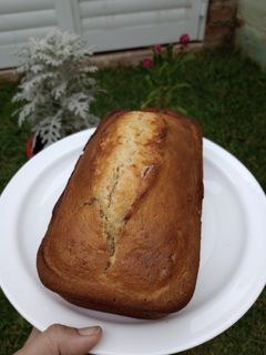 Una foto de Budín de banana con corazón de dulce de leche ✨