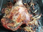 Una foto de cordero al horno