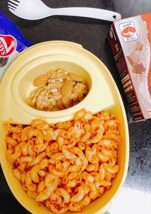 A picture of Twister Lunch Box.