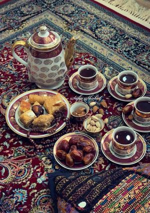A picture of Arabic kahwa (Arabic Chai).