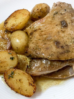 Una foto de Cordero al horno con patatas