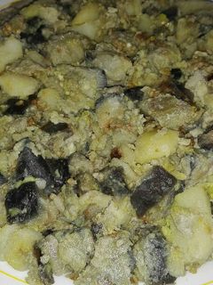 Una foto de Revuelto de berenjenas y patatas al vapor