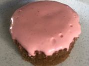 Una foto de muffins de chocolate