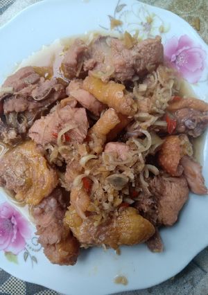 Hình của món Gà kho gừng sả.
