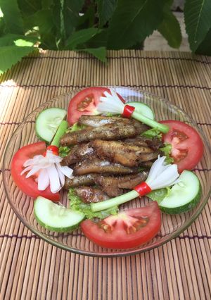 Hình của món Cá lòng tong kho tiêu.