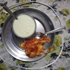 A picture of Fast wala kheer and aloo.