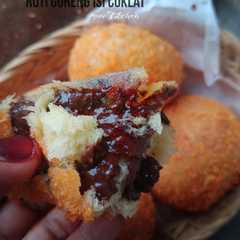 A picture of Roti goreng isi selai coklat.
