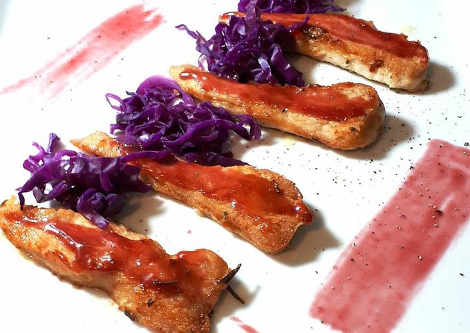 Filetti di pollo all'uva fragola e rosmarino