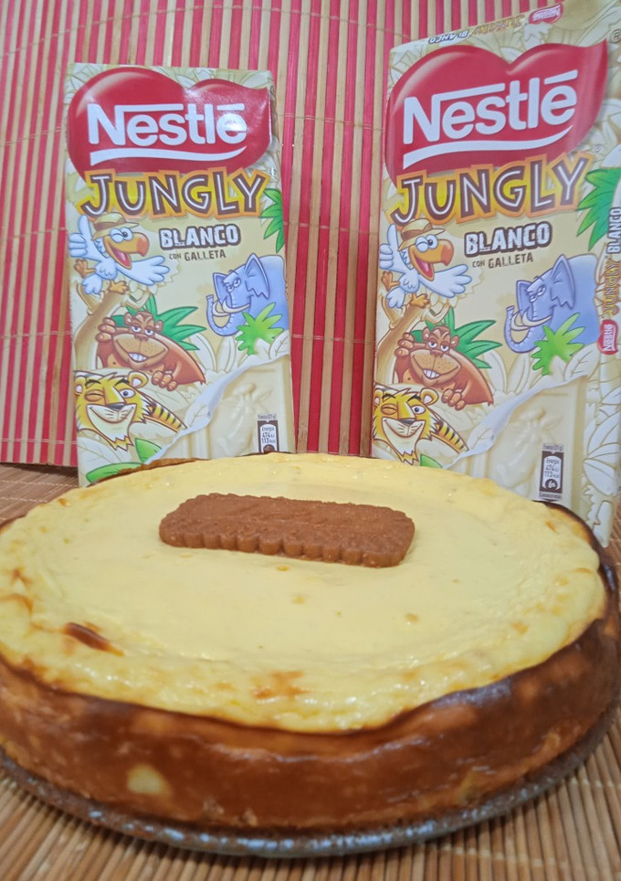 Una foto de Cheesecake de jungly blanco y lotus