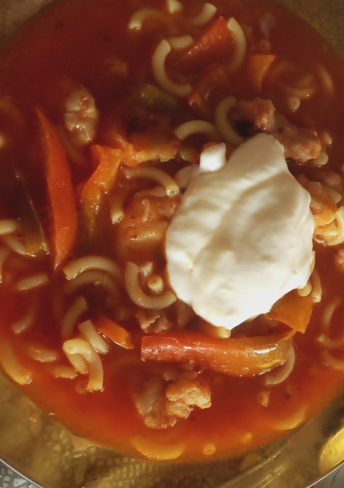 Una foto de Sopa de gambas y salchichas