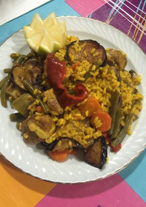 Una foto de Arroz de costillejas y verduras