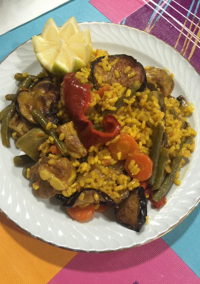 Una foto de Arroz de costillejas y verduras