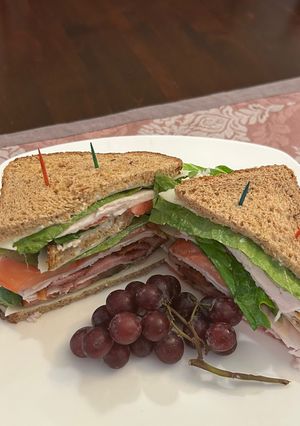 A picture of My favorite club sandwich!!.