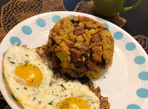 Una foto de Majado de plátano verde y chicharrón
