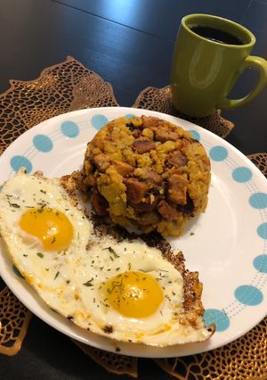 Una foto de Majado de plátano verde y chicharrón